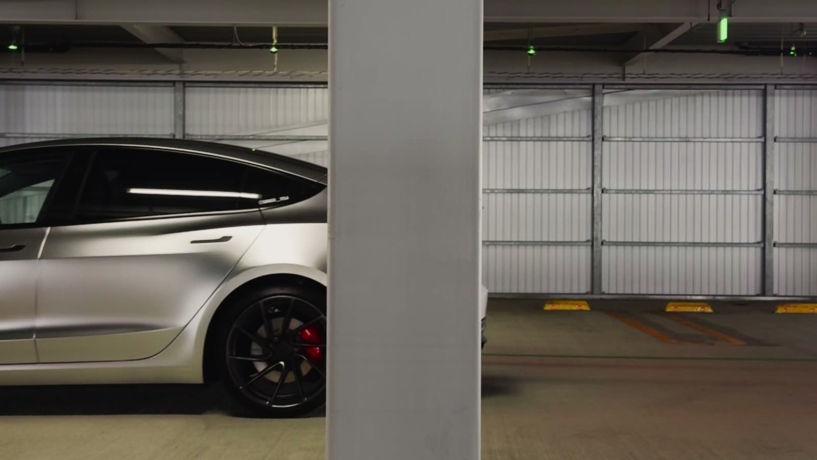 GarageX のテスラ Model 3